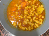 Potaje de alubias blancas vegetariano