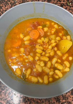 Una foto de Potaje de alubias blancas vegetariano