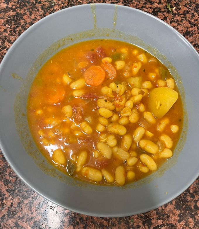Una foto de Potaje de alubias blancas vegetariano