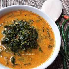 A picture of Gulai Daun Singkong.