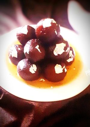 মাওআ বা খোয়া র গুলাবজামুন (mawa ba khoya r gulab jamun recipe in Bengali) রেসিপির প্রধান ছবি