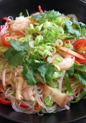 A picture of Harusame Salad with Thai Dressing.