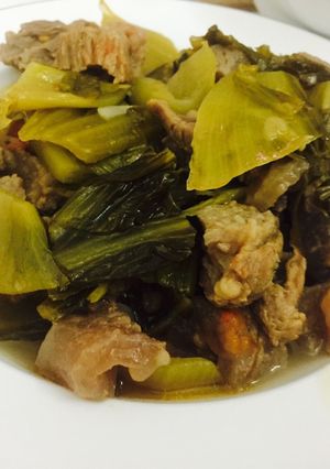 Hình của món Gân bò dưa cải chua.