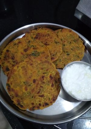 મેથીની ભાજી ઘંઉ બાજરા ના ઢેબરાં રેસીપી મુખ્ય ફોટો