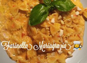 Foto di Farfalle con crema di Datterini gialli e rossi km zero mandorle e burrata 👩‍🍳🏡🦁🇮🇹
