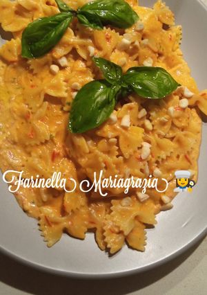 Foto di Farfalle con crema di Datterini gialli e rossi km zero mandorle e burrata 👩‍🍳🏡🦁🇮🇹