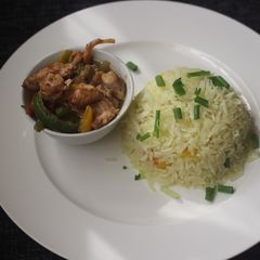 A picture of Chicken Saue.