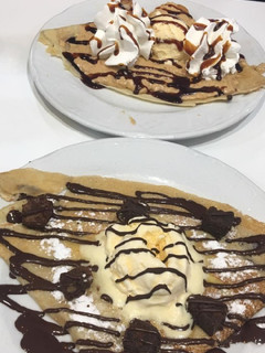 Una foto de Creps fáciles con helado y nutella
