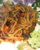 Spaghetti con salsa de vegetales