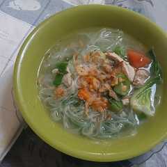 A picture of Sup Bihun Oyong.