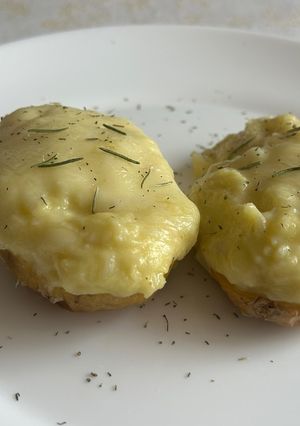 Una foto de Patates amb brandada de bacallà gratinades al forn