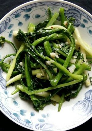 Hình của món Ngồng cải xào tỏi.
