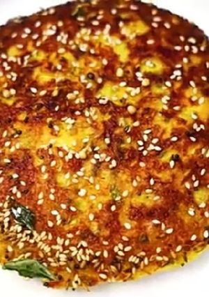 હાંડવો (Handvo Recipe In Gujarati) રેસીપી મુખ્ય ફોટો