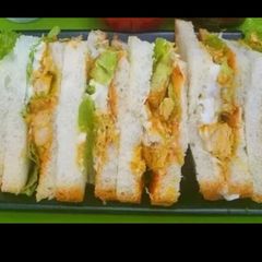 A picture of BBQ sandwiches.