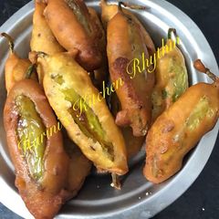 A picture of Mirchi bajji.