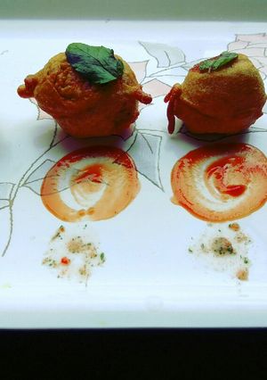 A picture of Batata vada.