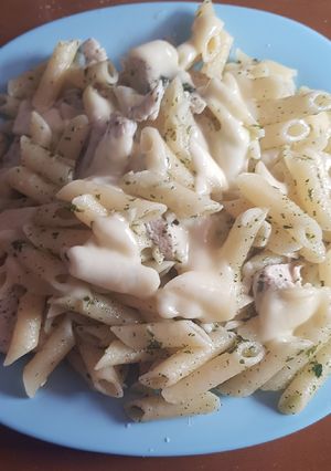 Una foto de Macarrones con pollo