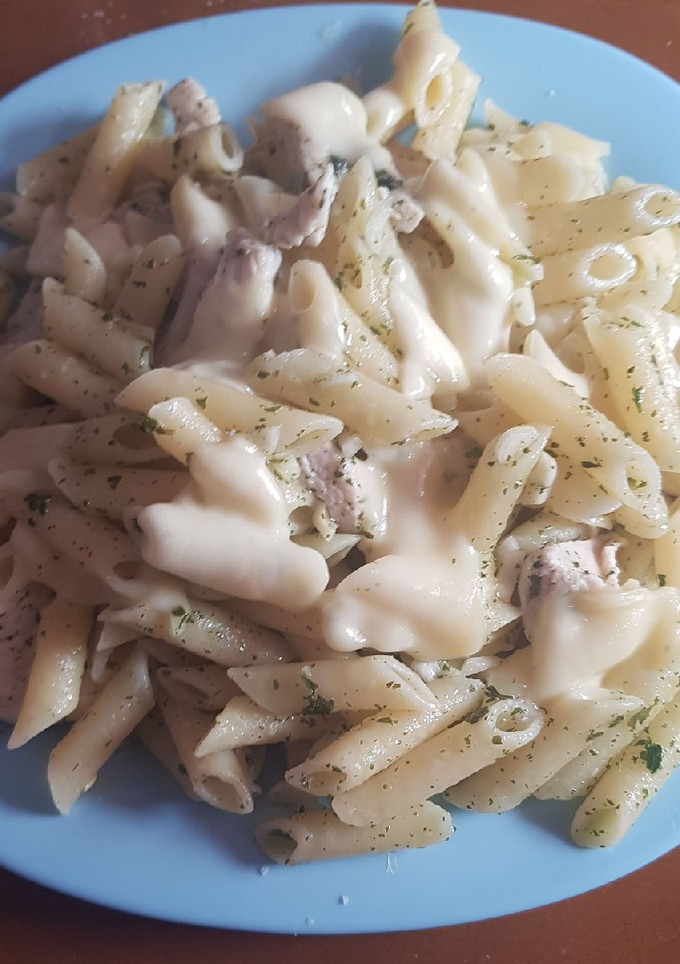 Una foto de Macarrones con pollo