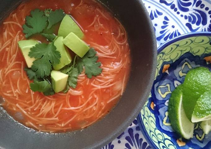 Sopa de fideo