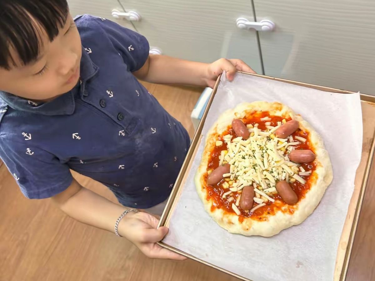 Pizza tôm và xúc xích phô mai 🧀