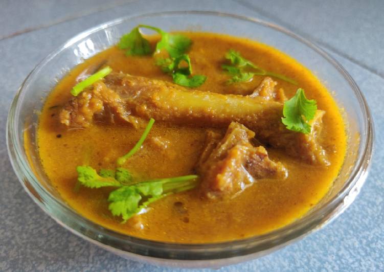 How to Make Any-night-of-the-week Naatukozhi Kuzhambu Country Chicken Curry