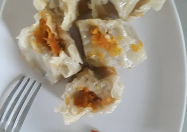 Pangsit isi ayam bangkuang