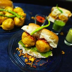 A picture of Bombay vada pav.
