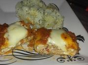 Una foto de gratén de pollo