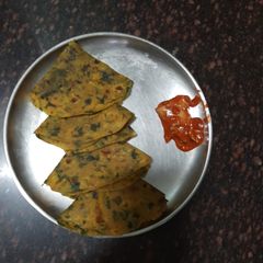 A picture of Fresh methi leaves thepla.