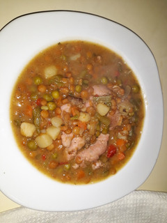 Una foto de Lentejas con Longaniza, Carne y Verduras