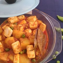 A picture of Peas paneer.
