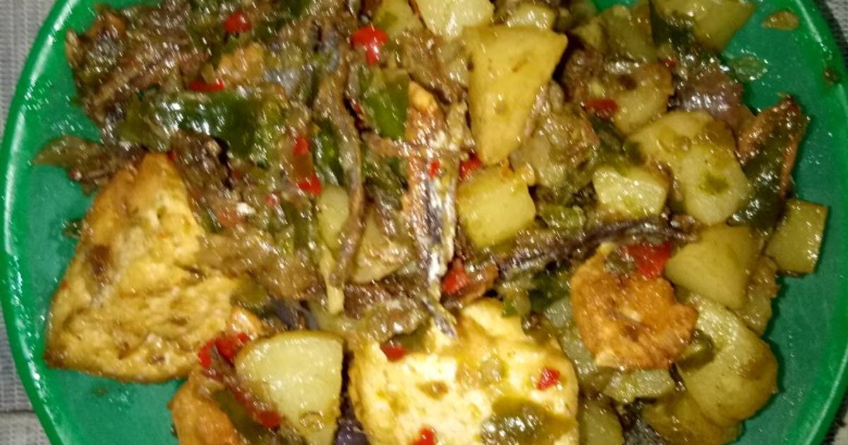 Resep Ikan Asin Sambal Cabe Ijo Campur Tahu Kentang Oleh Dilla Cookpad