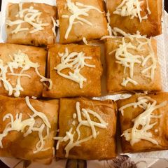 A picture of Chicken Cheese Parcels.