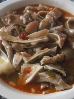 Una foto de Orejas en salsa picante