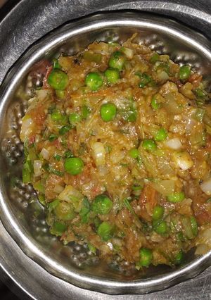 A picture of Baingan bharta.