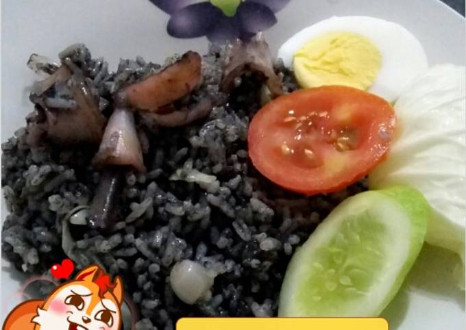 Cara Gampang Menyiapkan Nasi goreng black sweet (cumi hitam) Lezat Anti Gagal