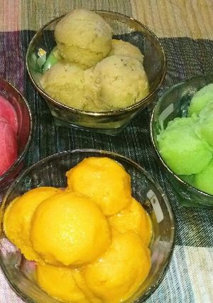 صورة لوصفة الايس كريم ب4 نكهات وب3 مكونات في خمس دقائق ومن غير ماكينه