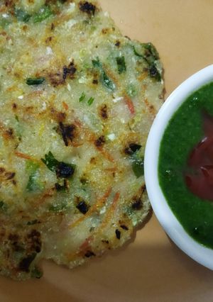 રવા ઉત્તપમ (Rava Uttapam Recipe In Gujarati) રેસીપી મુખ્ય ફોટો