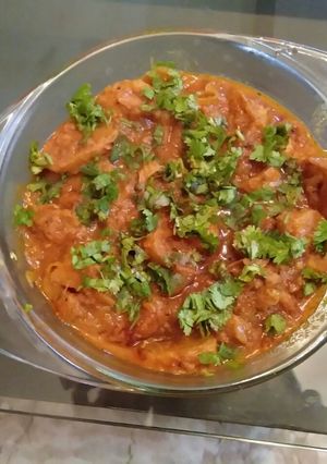 A picture of Soya chaap gravy.