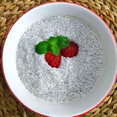 A picture of Chia Strawberry Yoghurt.