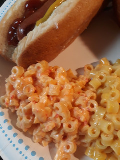 A picture of Pimiento Mac and Cheese.