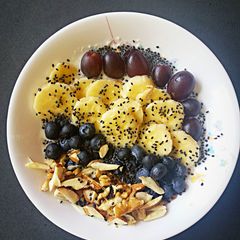 A picture of Overnight oats chia bowl.