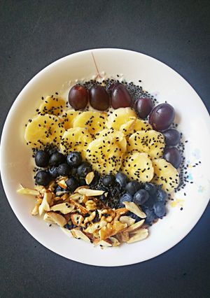 A picture of Overnight oats chia bowl.