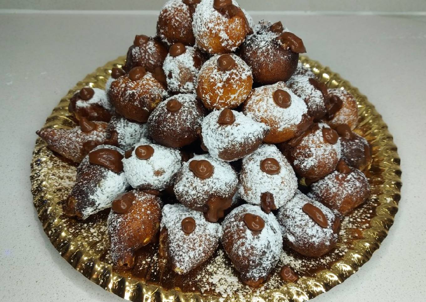 Coconut fritter with chocolate cream