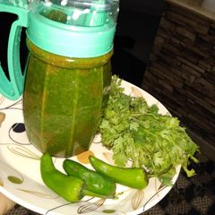 A picture of Green chatni/Dhanya chatni.