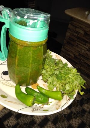 A picture of Green chatni/Dhanya chatni.