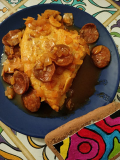 Una foto de Tortilla guisada con chorizo