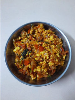 પનીર ભૂરજી (Paneer Bhurji Recipe In Gujarati) રેસીપી મુખ્ય ફોટો