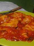 Raviolones de jamón y queso con salsa