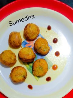 पोहे व कोबीचे अप्पे (Pohe Kobiche Appe Recipe In Marathi) रेसिपी चे मुख्य फोटो